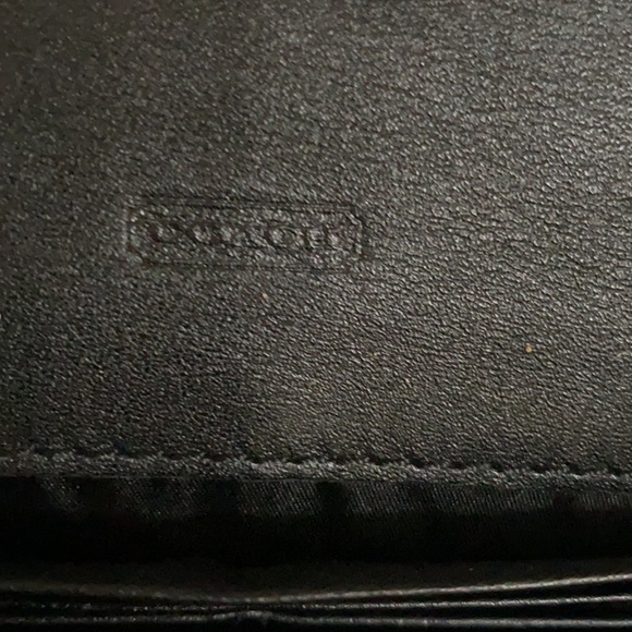 Authentic Coach used wallet. Has many many slits for a lot of cards. - Picture 4 of 8